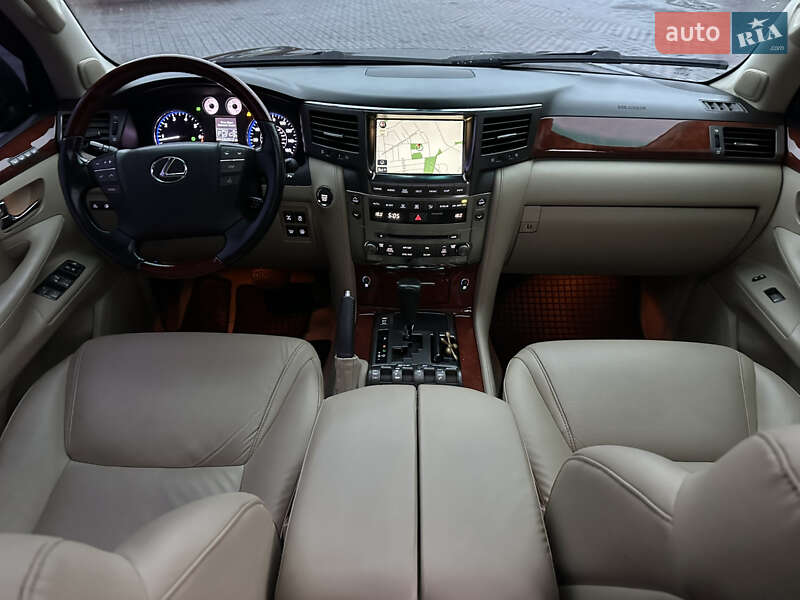 Внедорожник / Кроссовер Lexus LX 2008 в Днепре