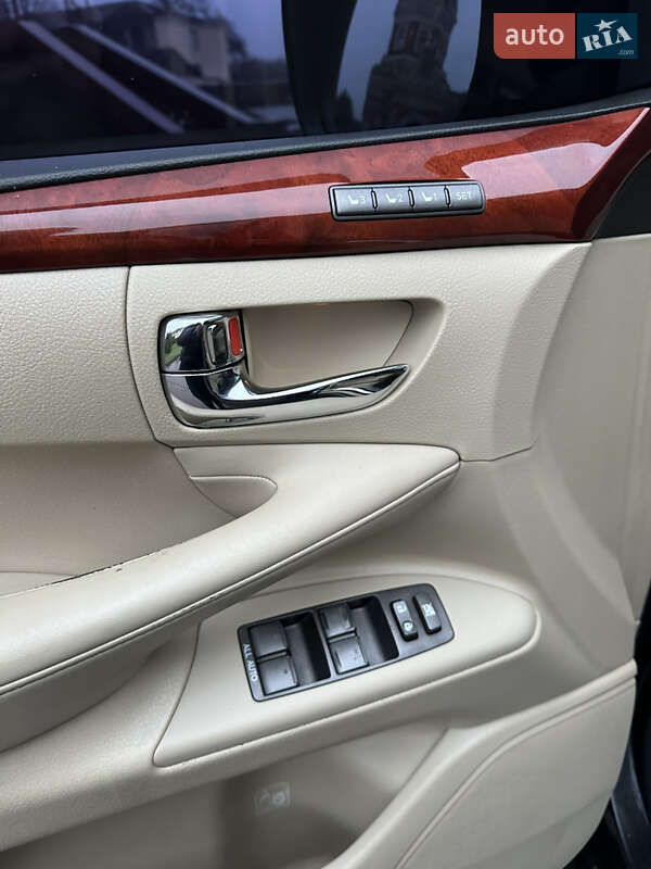 Внедорожник / Кроссовер Lexus LX 2008 в Днепре