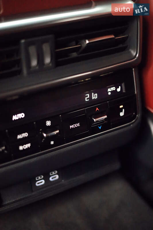 Позашляховик / Кросовер Lexus LX 2024 в Житомирі