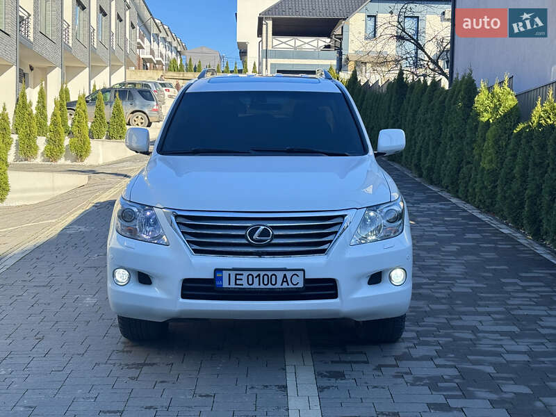 Позашляховик / Кросовер Lexus LX 2008 в Чернівцях