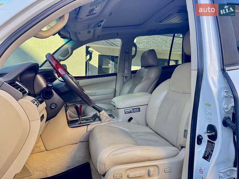 Позашляховик / Кросовер Lexus LX 2008 в Чернівцях