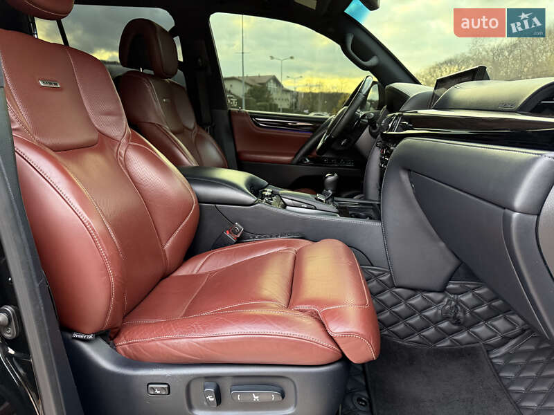 Внедорожник / Кроссовер Lexus LX 2017 в Днепре фото 16 Внедорожник / Кроссовер Lexus LX 2017 в Днепре