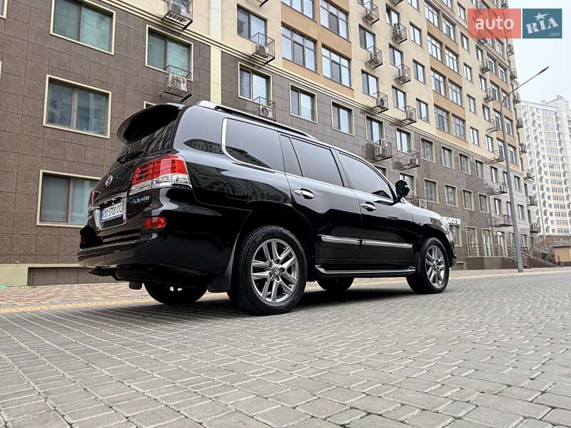 Позашляховик / Кросовер Lexus LX 2014 в Одесі фото 159 Позашляховик / Кросовер Lexus LX 2014 в Одесі