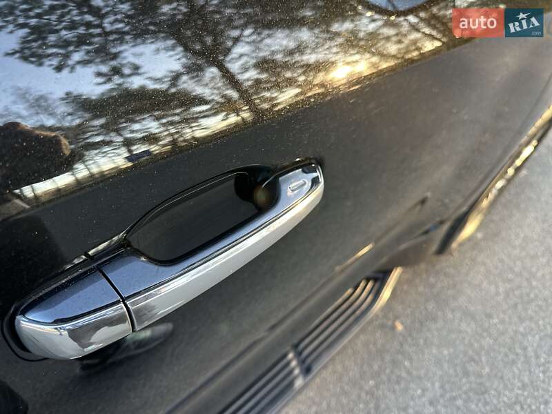 Позашляховик / Кросовер Lexus LX 2015 в Києві