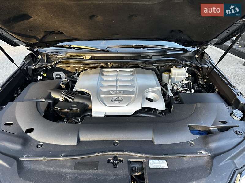 Позашляховик / Кросовер Lexus LX 2015 в Києві