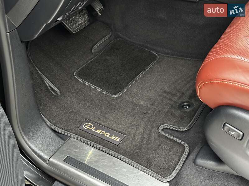 Позашляховик / Кросовер Lexus LX 2020 в Івано-Франківську