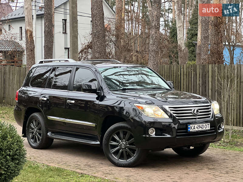 Lexus LX 2011