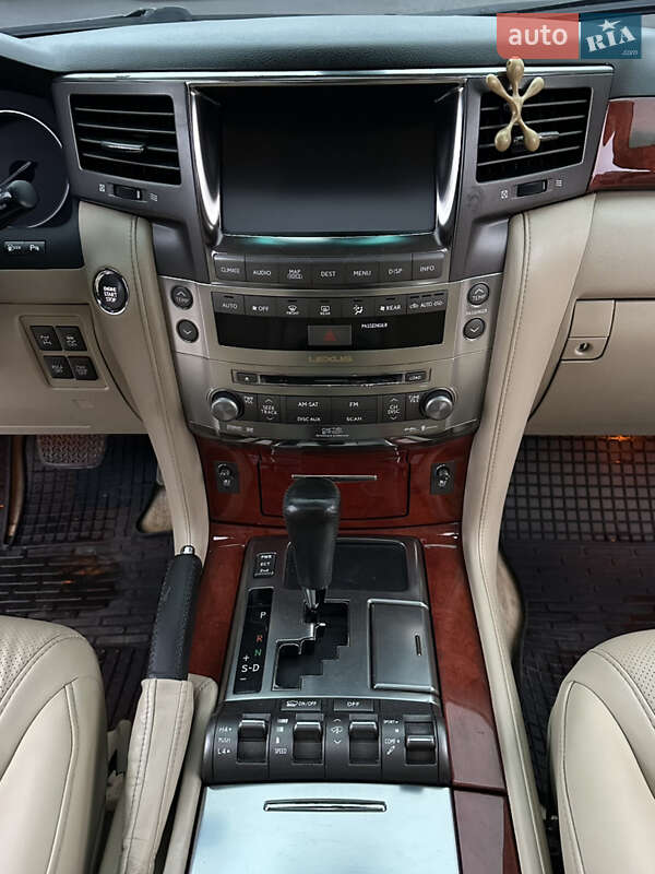 Внедорожник / Кроссовер Lexus LX 2008 в Днепре