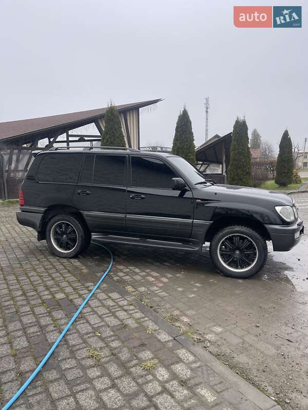 Позашляховик / Кросовер Lexus LX 2004 в Косові