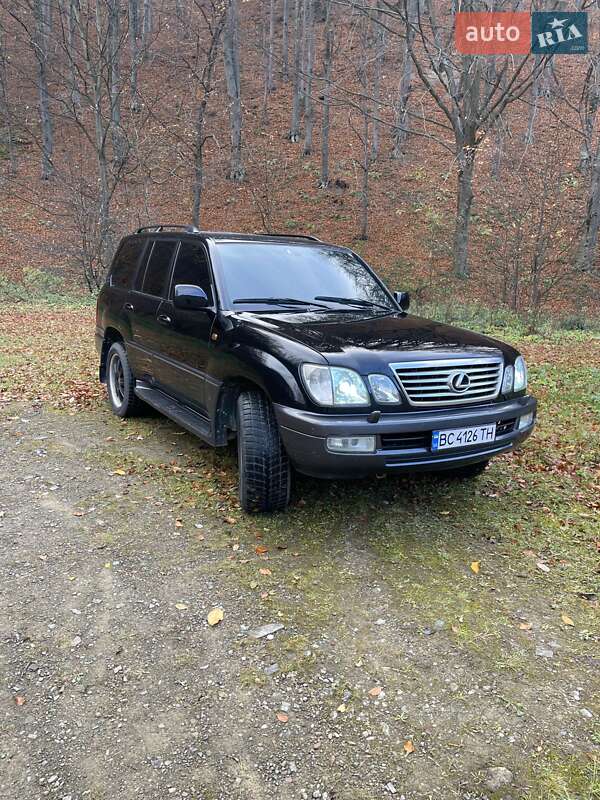 Позашляховик / Кросовер Lexus LX 2004 в Косові