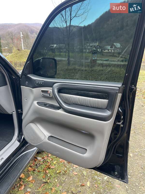 Позашляховик / Кросовер Lexus LX 2004 в Косові