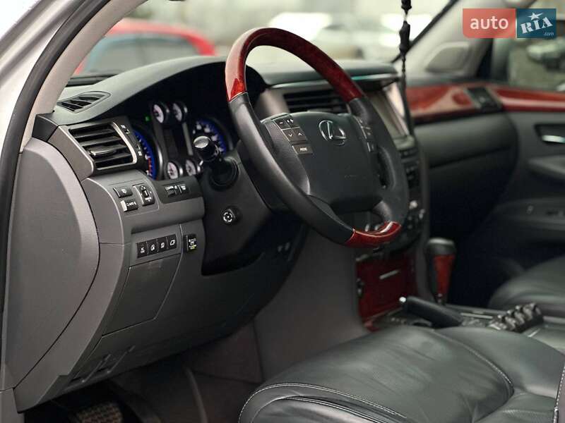 Позашляховик / Кросовер Lexus LX 2008 в Києві фото 10 Позашляховик / Кросовер Lexus LX 2008 в Києві