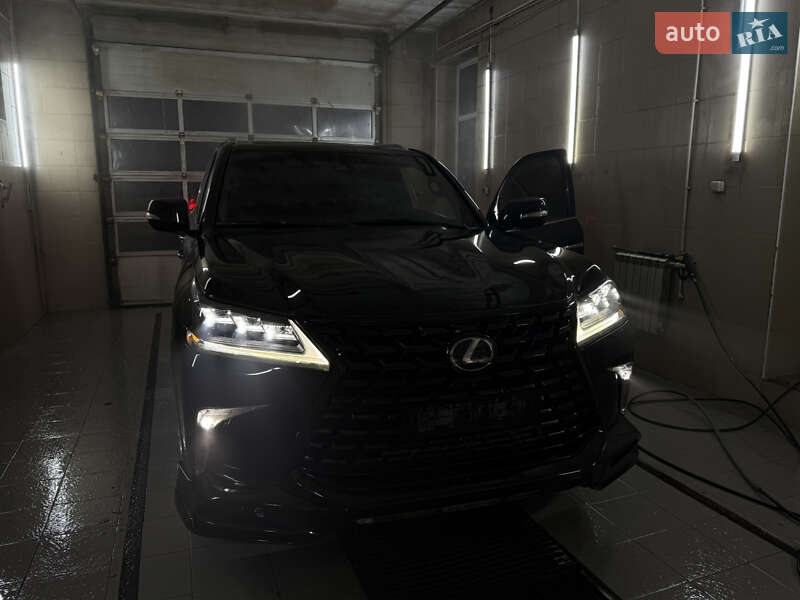 Внедорожник / Кроссовер Lexus LX 2016 в Умани