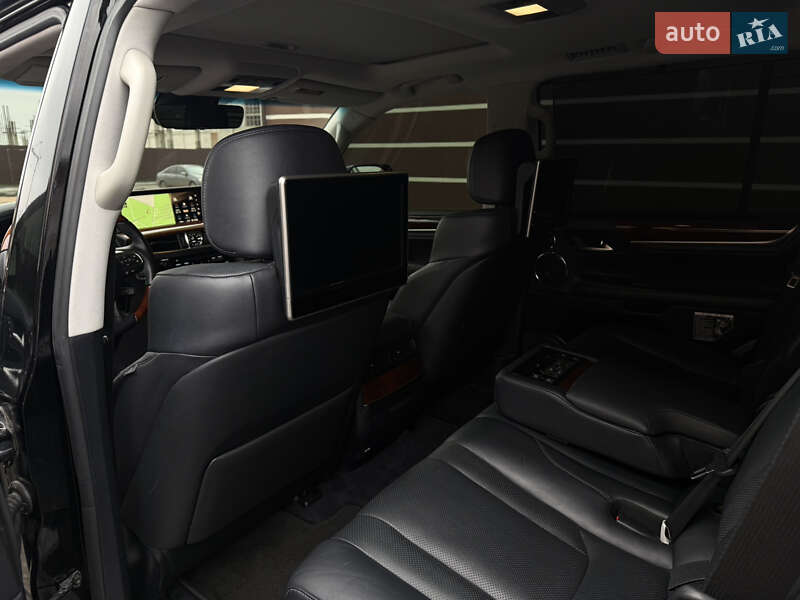 Внедорожник / Кроссовер Lexus LX 2016 в Умани