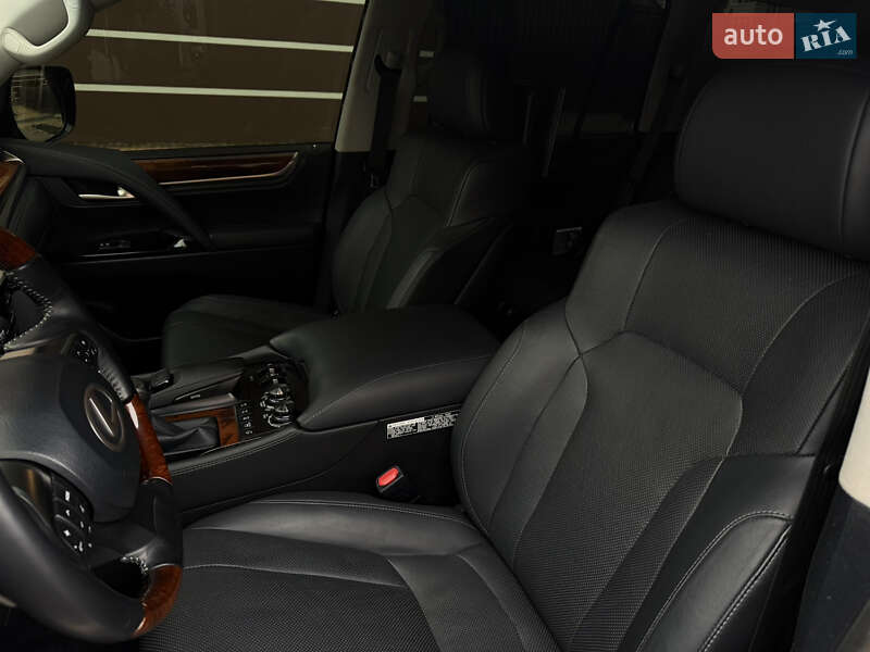 Внедорожник / Кроссовер Lexus LX 2016 в Умани