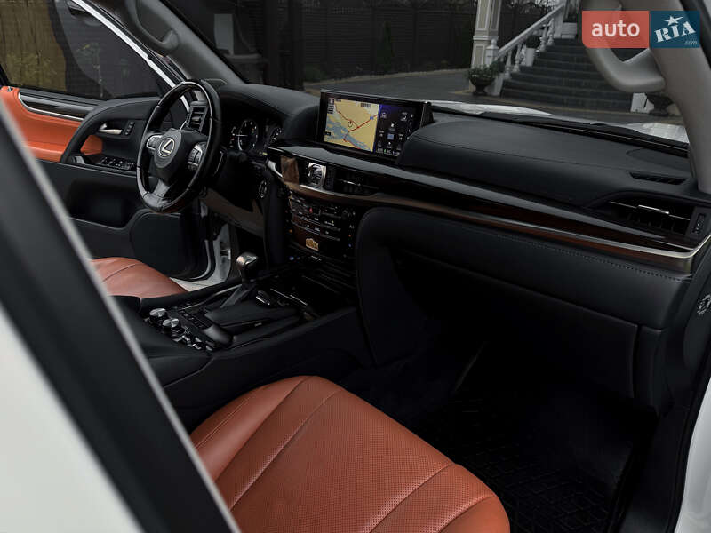 Внедорожник / Кроссовер Lexus LX 2017 в Днепре