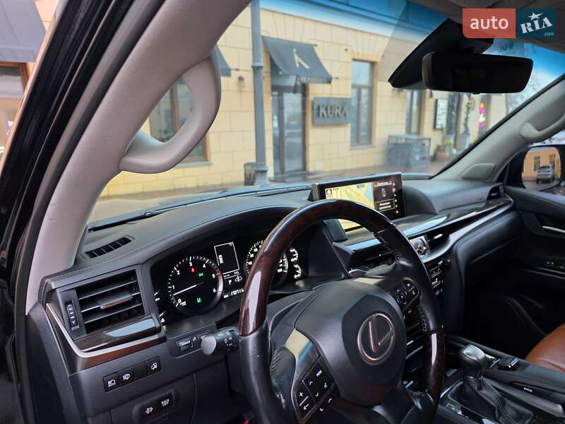 Внедорожник / Кроссовер Lexus LX 2015 в Одессе