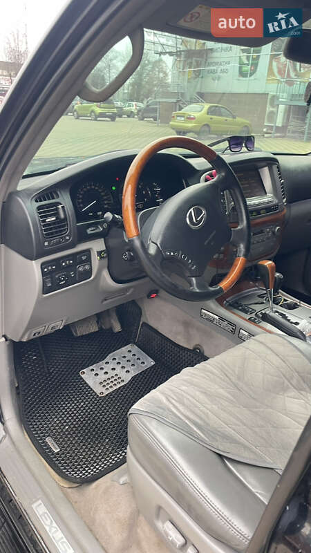 Внедорожник / Кроссовер Lexus LX 2005 в Гайсине