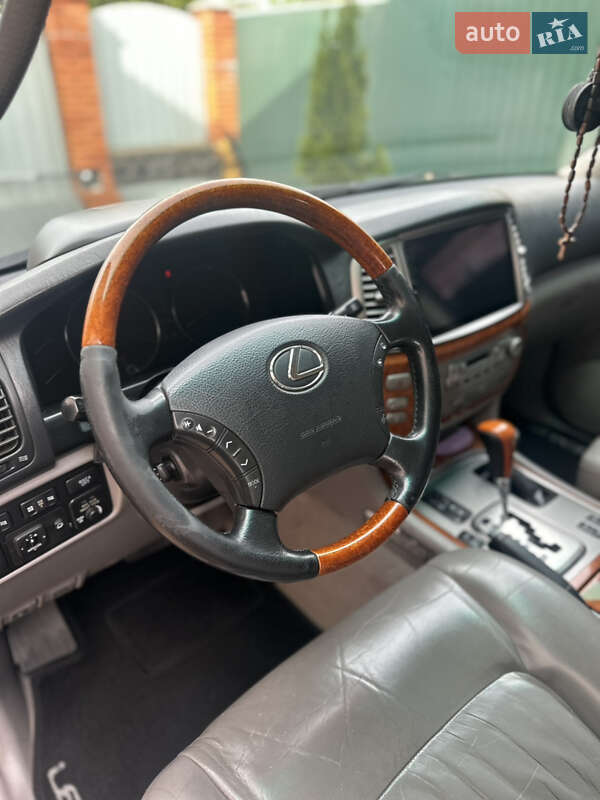 Внедорожник / Кроссовер Lexus LX 2006 в Новомиргороде