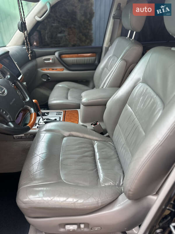 Внедорожник / Кроссовер Lexus LX 2006 в Новомиргороде