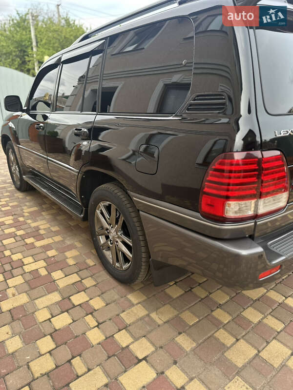 Внедорожник / Кроссовер Lexus LX 2006 в Новомиргороде