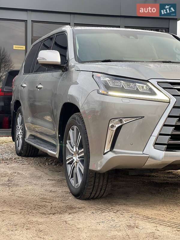 Позашляховик / Кросовер Lexus LX 2016 в Києві