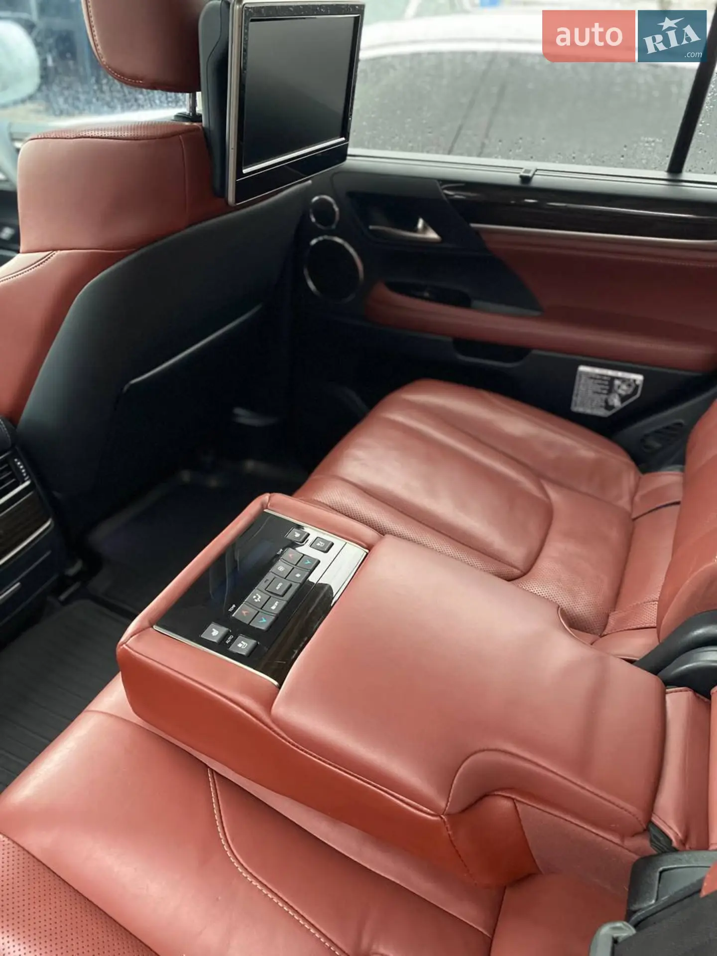 2016 Lexus LX - мініатюра 21