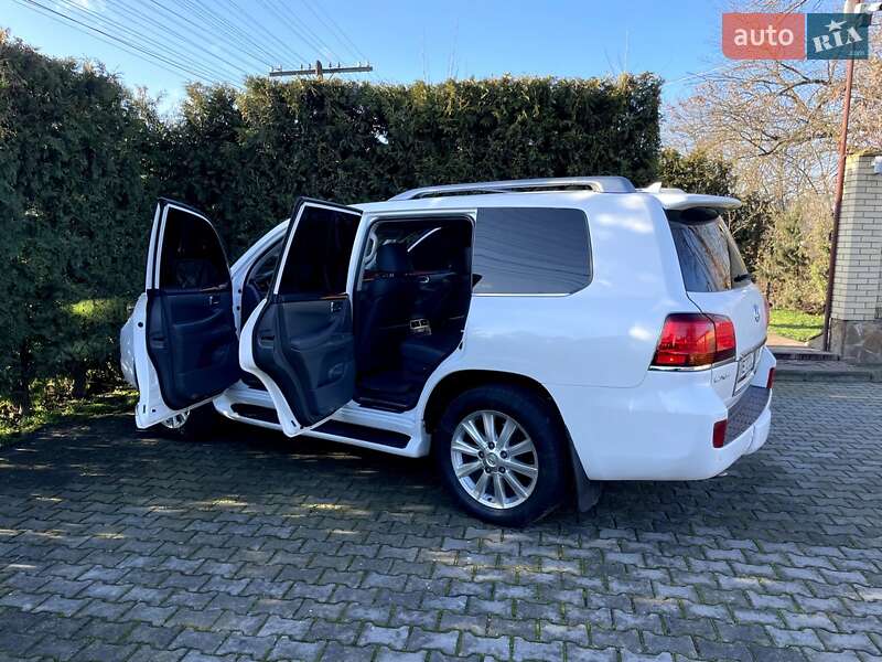 Внедорожник / Кроссовер Lexus LX 2008 в Черновцах