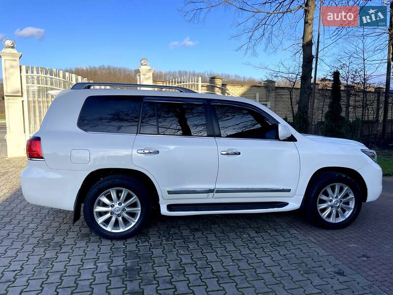 Внедорожник / Кроссовер Lexus LX 2008 в Черновцах