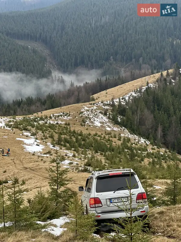 Lexus LX 2005