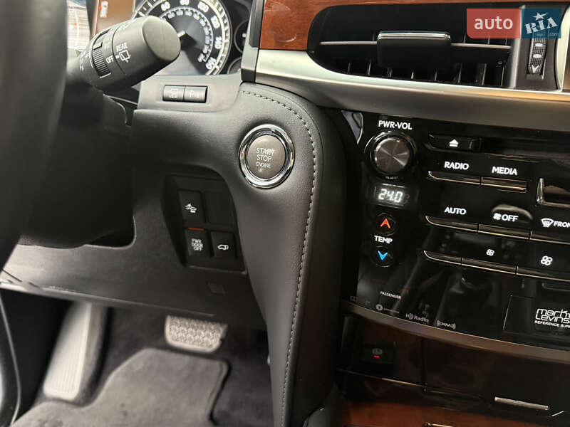 Внедорожник / Кроссовер Lexus LX 2016 в Умани