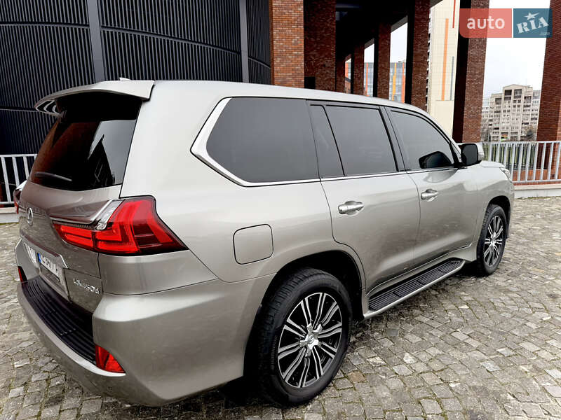 Внедорожник / Кроссовер Lexus LX 2016 в Днепре