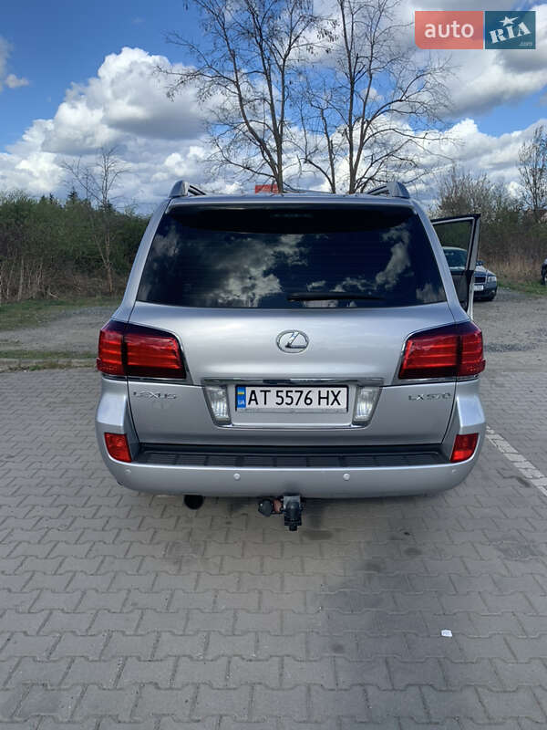 Внедорожник / Кроссовер Lexus LX 2008 в Рахове