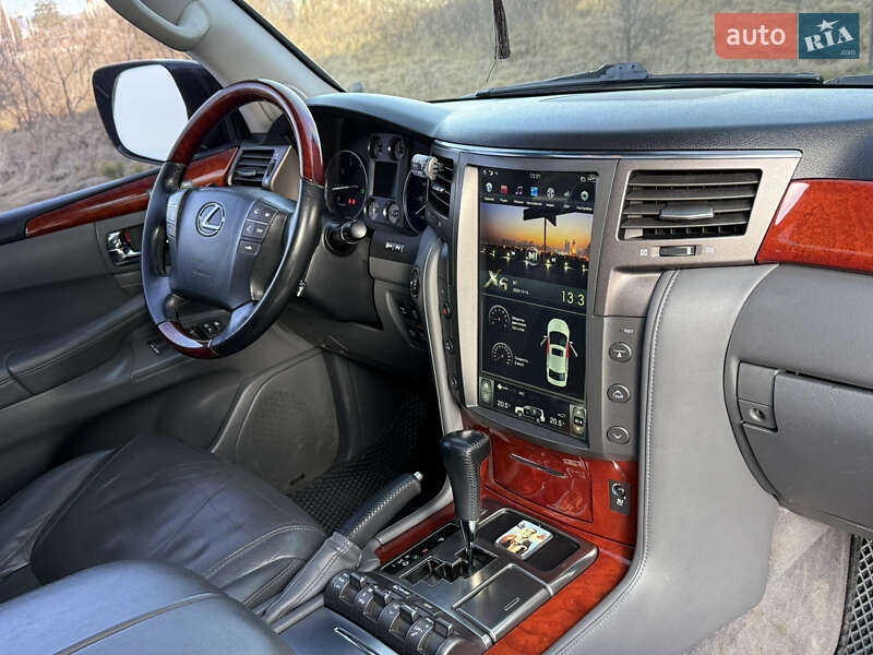 Внедорожник / Кроссовер Lexus LX 2008 в Стрые