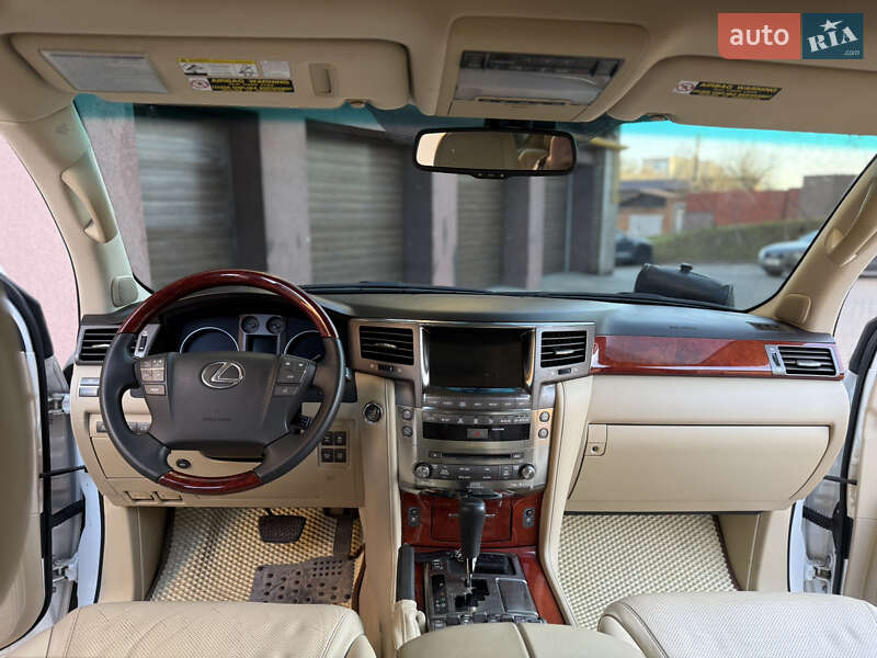 Внедорожник / Кроссовер Lexus LX 2008 в Виннице