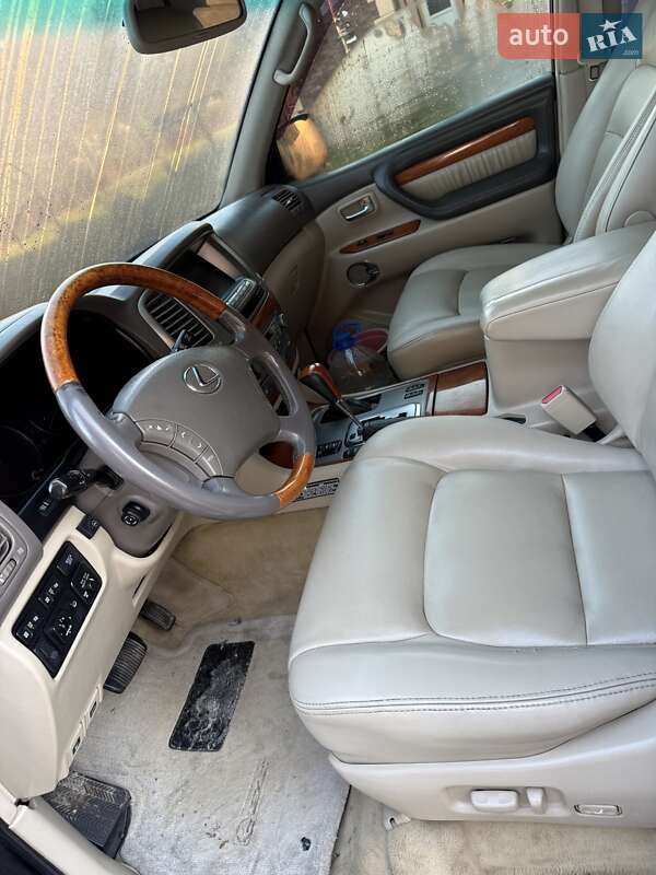 Внедорожник / Кроссовер Lexus LX 2004 в Косове