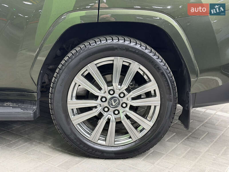 Внедорожник / Кроссовер Lexus LX 2023 в Киеве