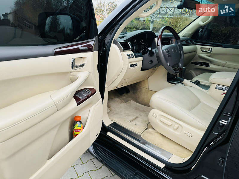 Позашляховик / Кросовер Lexus LX 2013 в Одесі