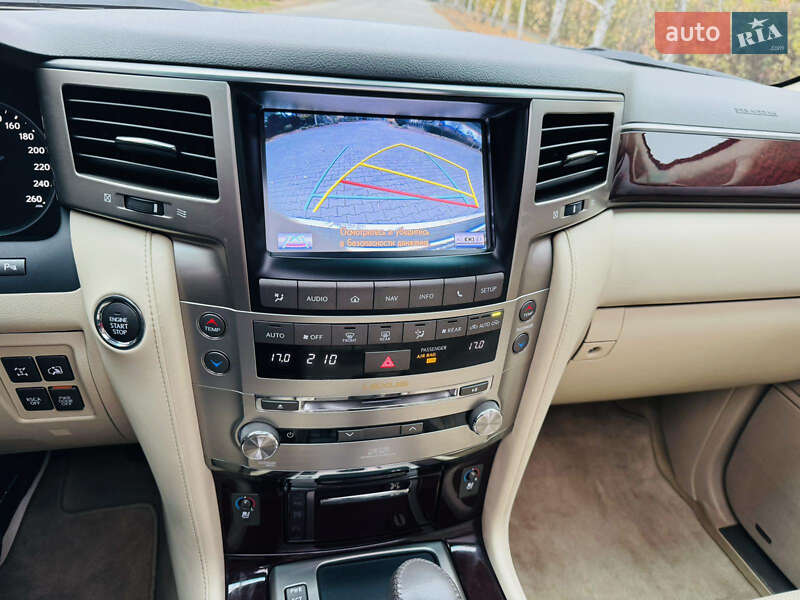 Позашляховик / Кросовер Lexus LX 2013 в Одесі