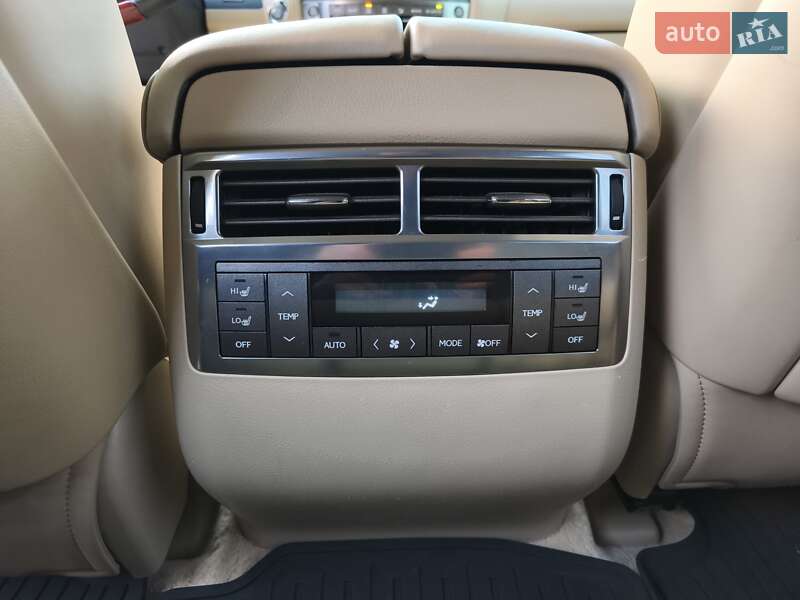 Позашляховик / Кросовер Lexus LX 2010 в Дніпрі