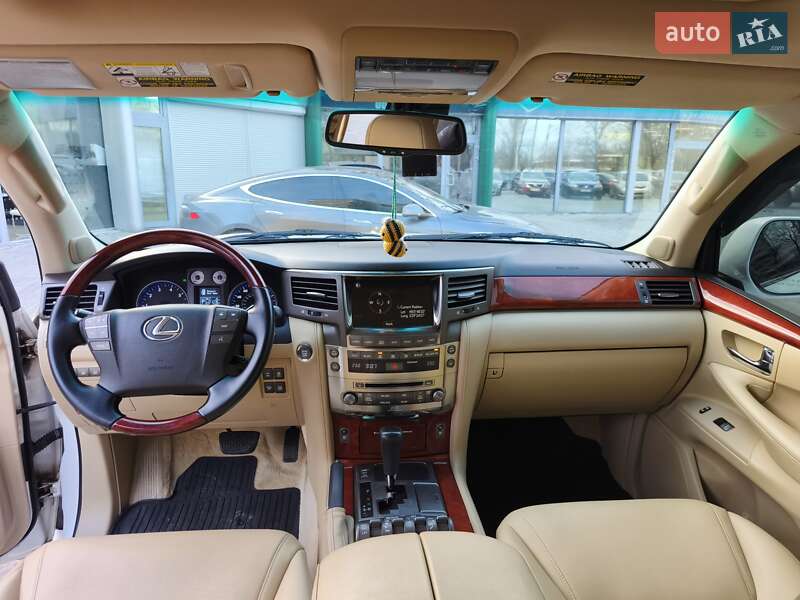Позашляховик / Кросовер Lexus LX 2010 в Дніпрі