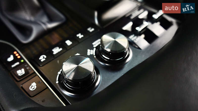 Позашляховик / Кросовер Lexus LX 2019 в Львові фото 42 Позашляховик / Кросовер Lexus LX 2019 в Львові