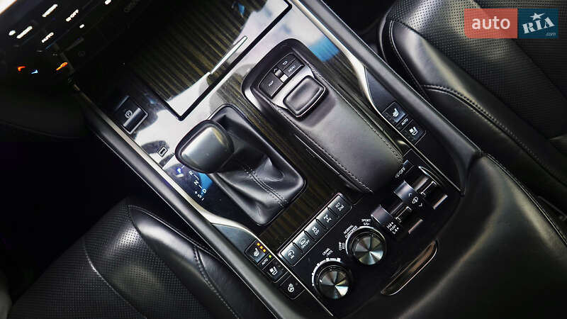 Позашляховик / Кросовер Lexus LX 2019 в Львові фото 39 Позашляховик / Кросовер Lexus LX 2019 в Львові