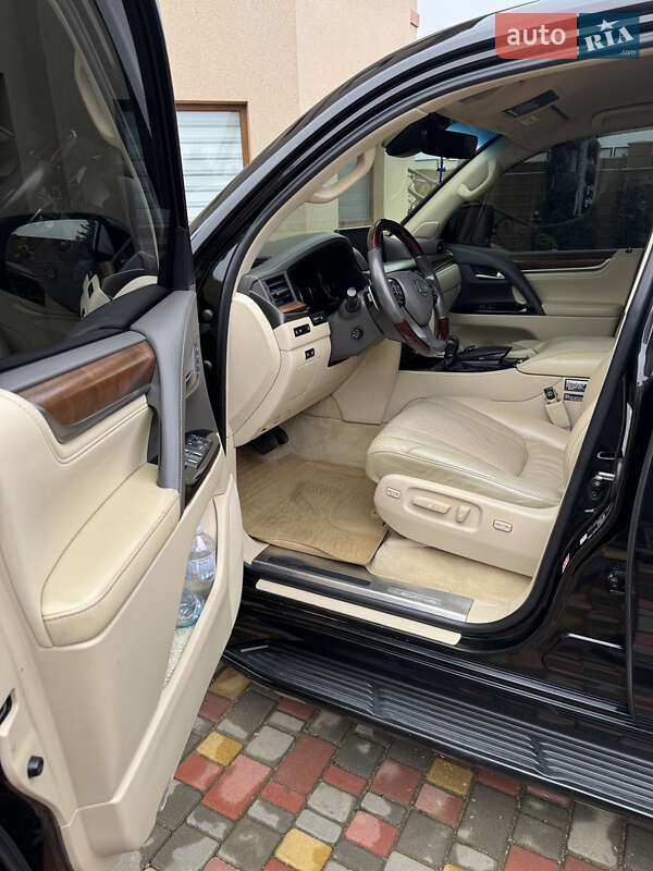 Внедорожник / Кроссовер Lexus LX 2016 в Одессе фото 8 Внедорожник / Кроссовер Lexus LX 2016 в Одессе