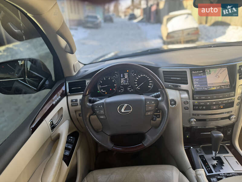 Внедорожник / Кроссовер Lexus LX 2013 в Киеве