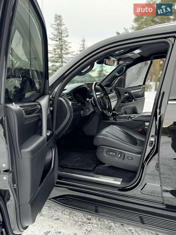 Внедорожник / Кроссовер Lexus LX 2017 в Киеве