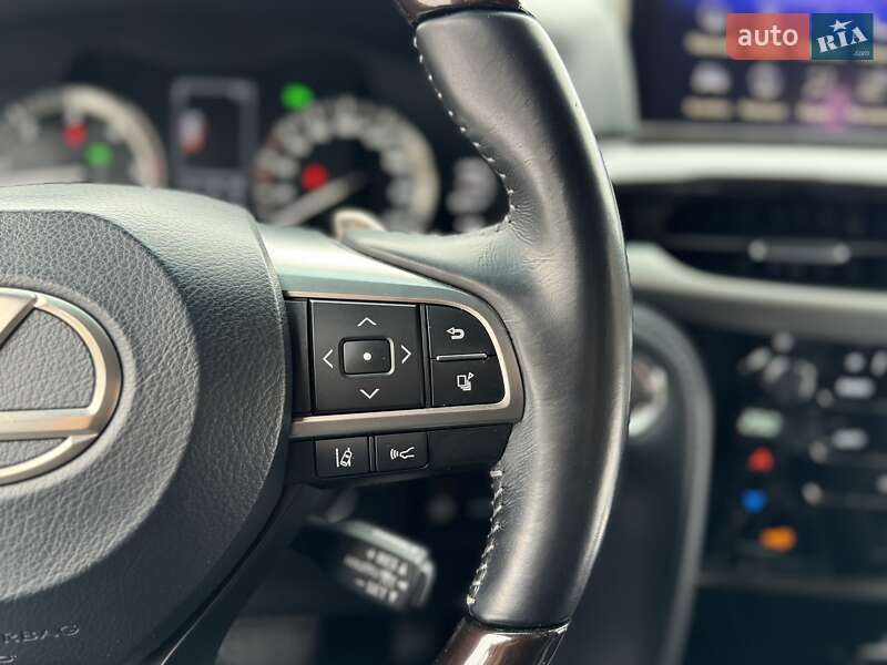 Внедорожник / Кроссовер Lexus LX 2017 в Киеве