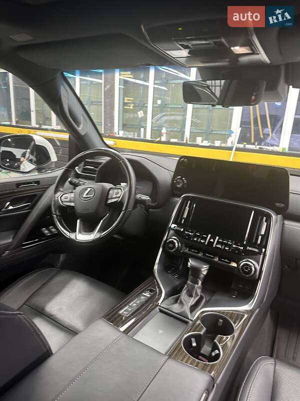 Внедорожник / Кроссовер Lexus LX 2022 в Киеве