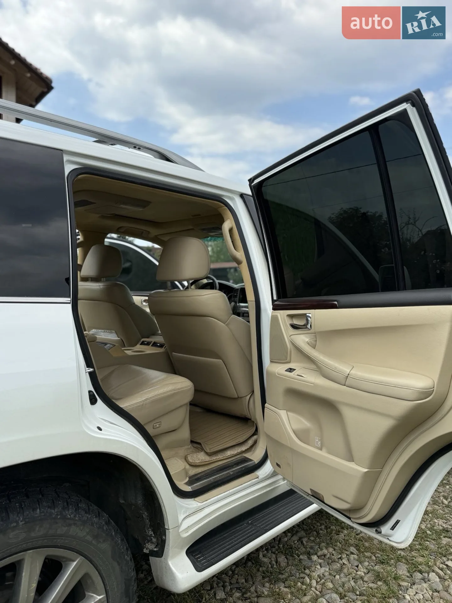 2010 Lexus LX - мініатюра 3