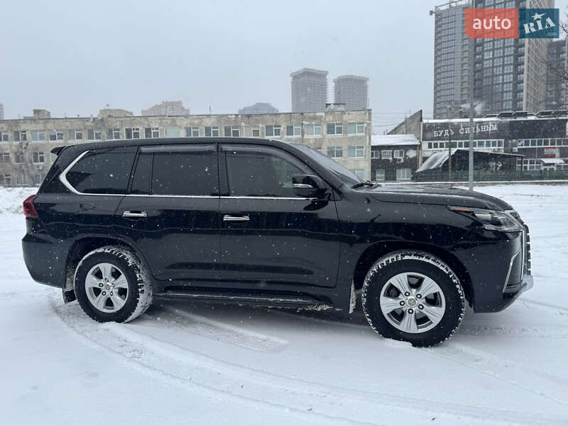 Внедорожник / Кроссовер Lexus LX 2015 в Киеве